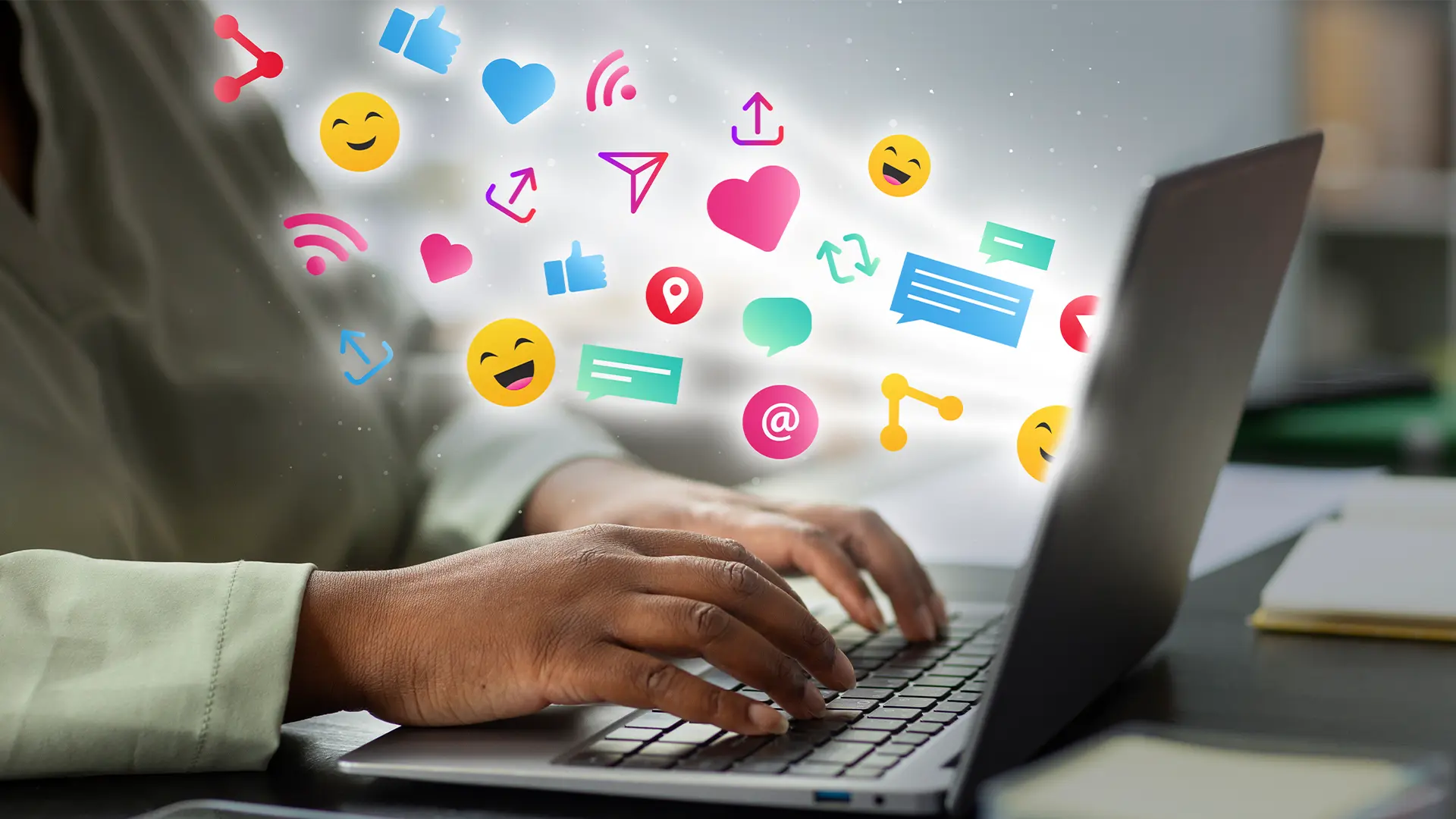 تصميم السوشيال ميديا (Social Media Design): فن صناعة التأثير البصري