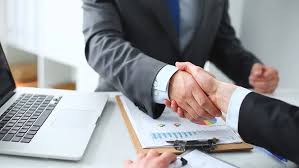 أهمية الشراكات الاقتصادية: كيف تدفع التعاون الاستراتيجي نمو الشركات وتعزز الاقتصاد