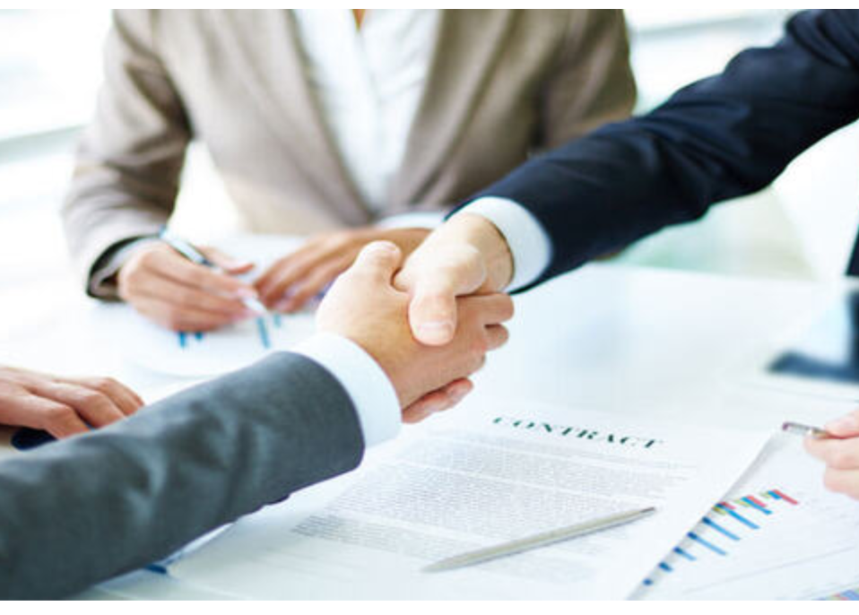 أهمية الشراكات الاقتصادية: كيف تدفع التعاون الاستراتيجي نمو الشركات وتعزز الاقتصاد